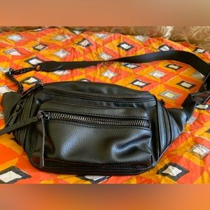 Black leather Aldo crossbody bag